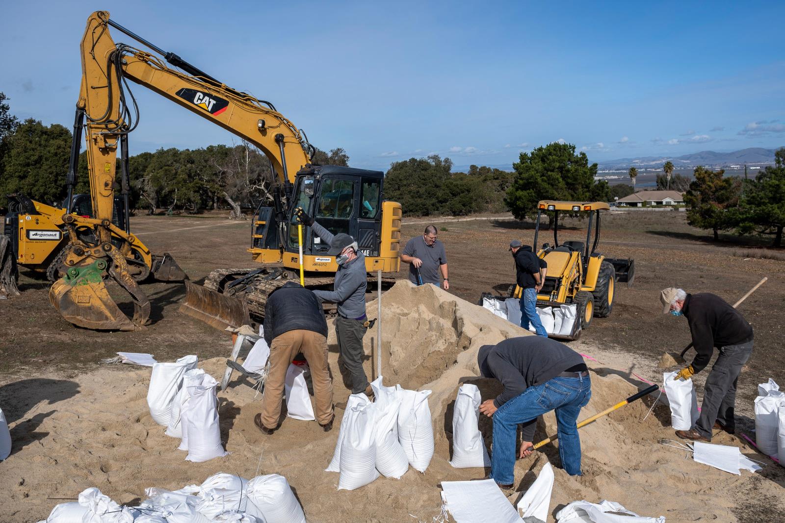 cc089479-d103-4e7d-9f0a-f695d637e90e-20210126_FLOODING_PREPARATION_SALINAS_021